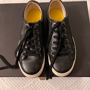 Taos black sneakers